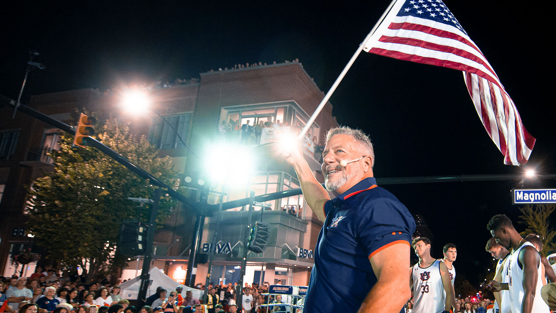 Tip Off at Toomers atmosphere